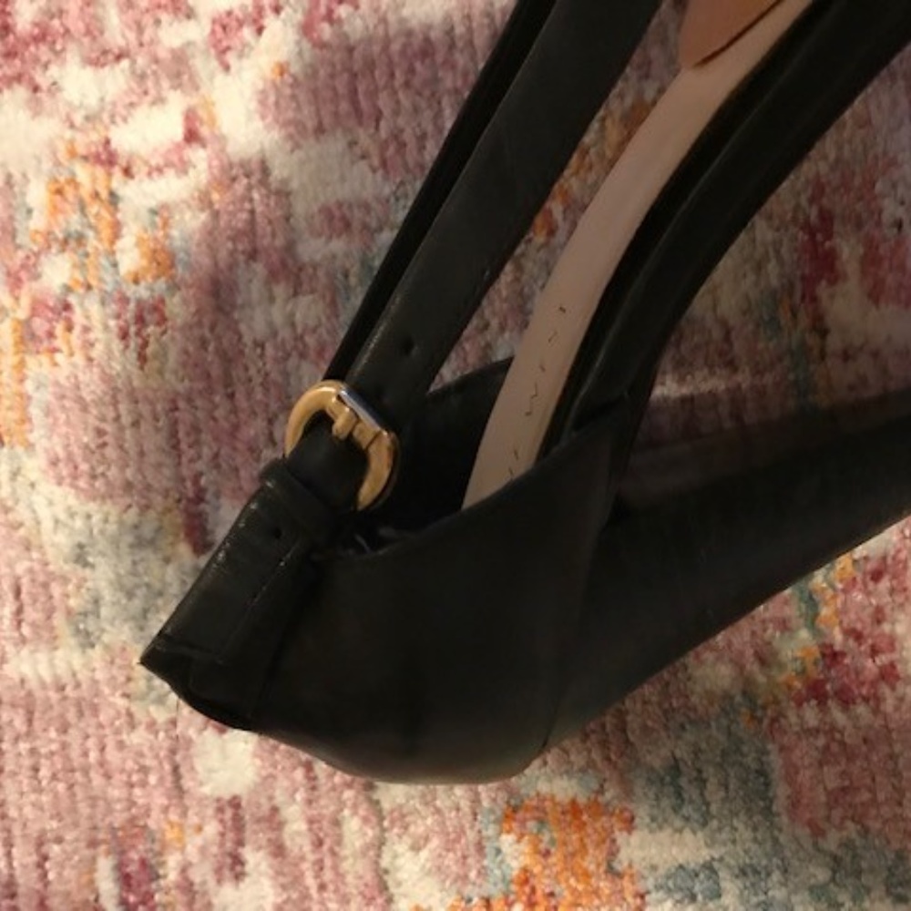 NINE WEST - Picture 2 of 4